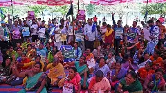 Slum Dwellers Protest| ಕೊಳೆಗೇರಿ ಅಭಿವೃದ್ಧಿಗೆ 5 ಸಾವಿರ ಕೋಟಿ ರೂ. ನೀಡಲು ಆಗ್ರಹಿಸಿ ಪ್ರತಿಭಟನೆ