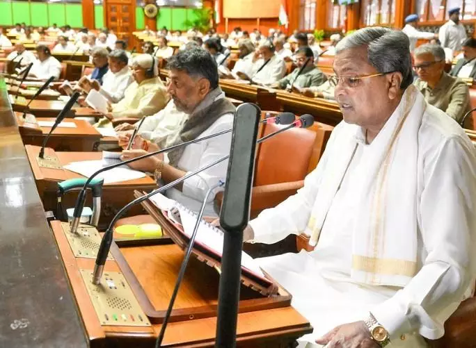 Karnataka Budget 2025 | ಆರ್ಥಿಕ ಹೊರೆ ವರ್ಸಸ್‌ ಗ್ಯಾರಂಟಿ: ಜನ ಸಾಮಾನ್ಯರ ಪಾಲಿಗೆ ಈ ಬಜೆಟ್‌ ಏನು?