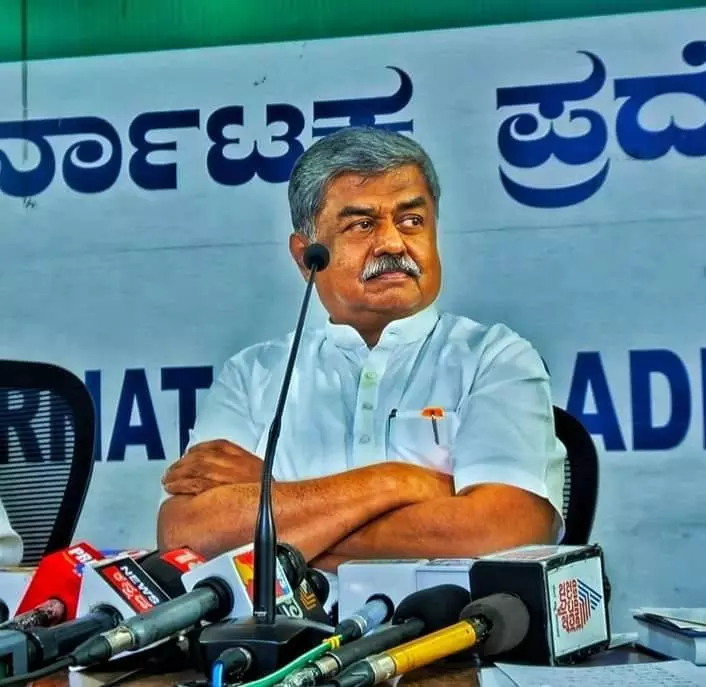 ಕೆಪಿಸಿಸಿ ಅಧ್ಯಕ್ಷರಾಗಿ ಡಿಕೆಶಿ ಆರ್ಎಸ್ಎಸ್ ಗೀತೆ ಹಾಡಿರುವುದು ತಪ್ಪು: ಬಿ.ಕೆ. ಹರಿಪ್ರಸಾದ್ ಕೆಪಿಸಿಸಿ ಅಧ್ಯಕ್ಷರಾಗಿ ಡಿಕೆಶಿ ಆರ್ಎಸ್ಎಸ್ ಗೀತೆ ಹಾಡಿರುವುದು ತಪ್ಪು: ಬಿ.ಕೆ. ಹರಿಪ್ರಸಾದ್