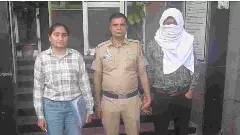 ಕುಂಭ ಮೇಳದ ಮೋನಲಿಸಾಗೆ ಸಿನಿಮಾದಲ್ಲಿಅವಕಾಶ ಕೊಡುವೆ ಎಂದಿದ್ದ ನಿರ್ದೇಶಕ ಅತ್ಯಾಚಾರ ಪ್ರಕರಣದಲ್ಲಿ ಬಂಧನ