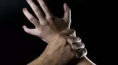 ರಾತ್ರಿ ನಡೆದುಕೊಂಡು ಹೋಗುತ್ತಿದ್ದ ಯುವತಿಗೆ ಲೈಂಗಿಕ ಕಿರುಕುಳ; ವಿಡಿಯೊ ವೈರಲ್​, ದೂರು ದಾಖಲು