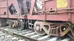 Train Details : ಬೆಳಗಾವಿ ರೈಲ್ವೆ ನಿಲ್ದಾಣದಲ್ಲಿ ಹಳಿ ತಪ್ಪಿದ ಗೂಡ್ಸ್ ರೈಲು : ಅಧಿಕಾರಿಗಳ ಸಮಯಪ್ರಜ್ಞೆಯಿಂದ ತಪ್ಪಿದ ಭಾರೀ ಅನಾಹುತ