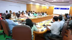 ಬೆಂಗಳೂರು-ಮಂಗಳೂರು ಸೇರಿದಂತೆ ಹಲವು ರೈಲ್ವೇ ಯೋಜನೆ ಪ್ರಗತಿ ಕುರಿತು ಸಭೆ;  ವಿಜಯಪುರ ರೈಲು ಪ್ರಯಾಣ 10 ಗಂಟೆಗೆ ಇಳಿಸಲು ಕ್ರಮ