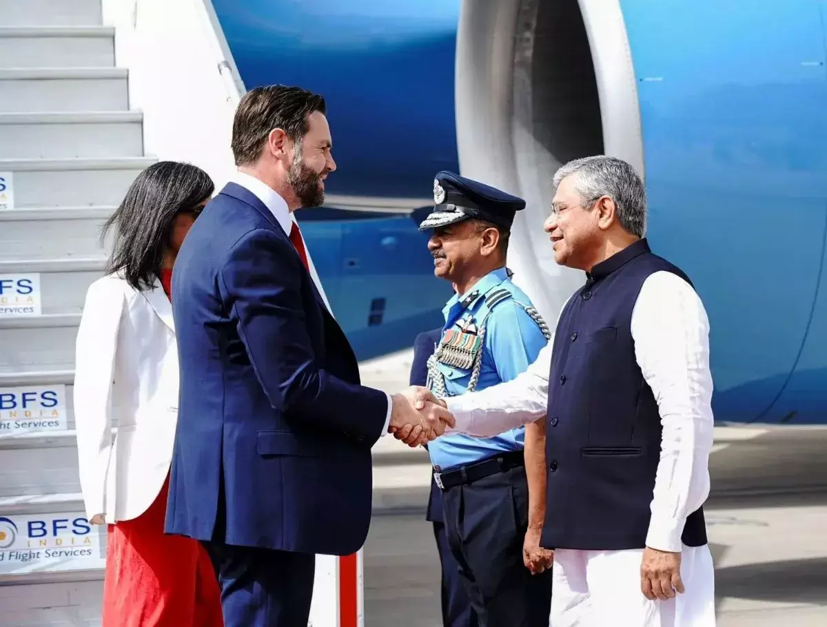 US Vice President | ಅಮೆರಿಕ ಉಪಾಧ್ಯಕ್ಷ ಜೆ.ಡಿ. ವ್ಯಾನ್ಸ್ ಆಗಮನ; ಅಕ್ಷರಧಾಮಕ್ಕೆ ಭೇಟಿ