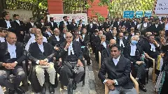 ನ್ಯಾಯಮೂರ್ತಿಗಳ ವರ್ಗಾವಣೆ ವಿರೋಧಿಸಿ ಹೈಕೋರ್ಟ್‌ ಕಲಾಪ ಬಹಿಷ್ಕರಿಸಿದ ವಕೀಲರು