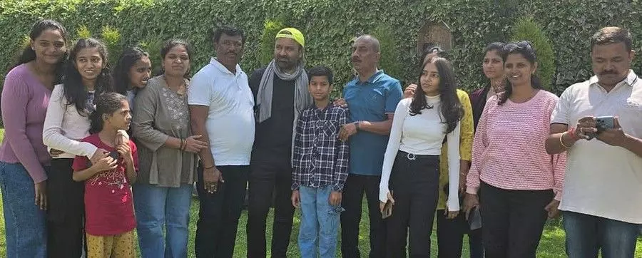 ಕೊಪ್ಪಳದ ಕುಟುಂಬಗಳನ್ನು ಭೇಟಿ ಮಾಡಿದ ಸಚಿವ ಸಂತೋಷ್ ಲಾಡ್ ಕೊಪ್ಪಳದ ಕುಟುಂಬಗಳನ್ನು ಭೇಟಿ ಮಾಡಿದ ಸಚಿವ ಸಂತೋಷ್ ಲಾಡ್