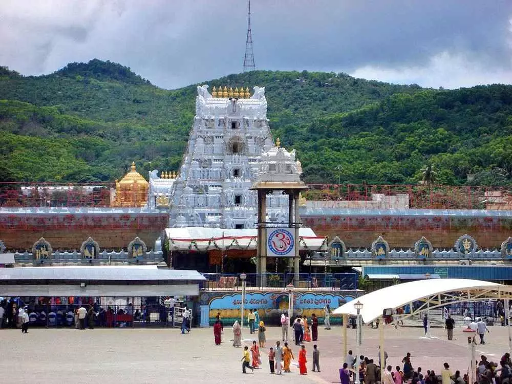 Pahalgam Terror Attack | ಪಹಲ್ಗಾಮ್ ಭಯೋತ್ಪಾದಕರ ದಾಳಿ; ತಿರುಪತಿಯಲ್ಲಿ ಬಿಗಿ ಭದ್ರತೆ Pahalgam Terror Attack | ಪಹಲ್ಗಾಮ್ ಭಯೋತ್ಪಾದಕರ ದಾಳಿ; ತಿರುಪತಿಯಲ್ಲಿ ಬಿಗಿ ಭದ್ರತೆ