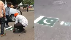 ಅನಮತಿ ಇಲ್ಲದೇ ರಸ್ತೆ ಮೇಲೆ ಪಾಕ್​ ಧ್ವಜ ಅಂಟಿಸಿ ಪ್ರತಿಭಟನೆ, 6 ಜನ ವಶಕ್ಕೆ