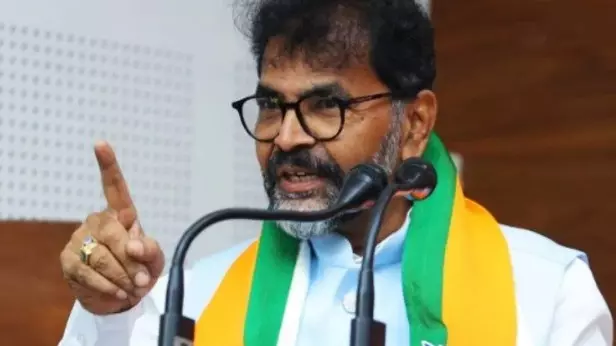 The Federal Interview | ಕೇಂದ್ರದಿಂದ ಜಾತಿ ಜನಗಣತಿ; ರಾಜ್ಯದ ವರದಿ ಜಾರಿಯ ಹಾದಿ ಸುಗಮವೇ? ಛಲವಾದಿ ನಾರಾಯಣಸ್ವಾಮಿ ಹೇಳುವುದೇನು? The Federal Interview | ಕೇಂದ್ರದಿಂದ ಜಾತಿ ಜನಗಣತಿ; ರಾಜ್ಯದ ವರದಿ ಜಾರಿಯ ಹಾದಿ ಸುಗಮವೇ? ಛಲವಾದಿ ನಾರಾಯಣಸ್ವಾಮಿ ಹೇಳುವುದೇನು?