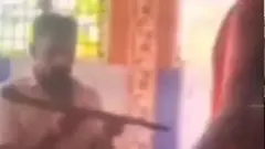 ಶಿವಮೊಗ್ಗದಲ್ಲಿ ರೌಡಿಗಳ ಅಟ್ಟಹಾಸ; ದೇವಸ್ಥಾನದಲ್ಲಿ ಮಚ್ಚು ಪೂಜೆ, ರೌಡಿಯಿಂದ ಫೈರಿಂಗ್