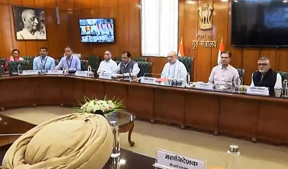 Operation Sindoor: ಪಾಕ್ ಕ್ರಮಗಳ ಬಗ್ಗೆ ಹದ್ದಿನ ಕಣ್ಣು; ಅಮಿತ್ ಶಾರಿಂದ ಗಡಿ ರಾಜ್ಯಗಳ ಸಿಎಂ, ಡಿಜಿಪಿಗಳ ಸಭೆ Operation Sindoor: ಪಾಕ್ ಕ್ರಮಗಳ ಬಗ್ಗೆ ಹದ್ದಿನ ಕಣ್ಣು; ಅಮಿತ್ ಶಾರಿಂದ ಗಡಿ ರಾಜ್ಯಗಳ ಸಿಎಂ, ಡಿಜಿಪಿಗಳ ಸಭೆ