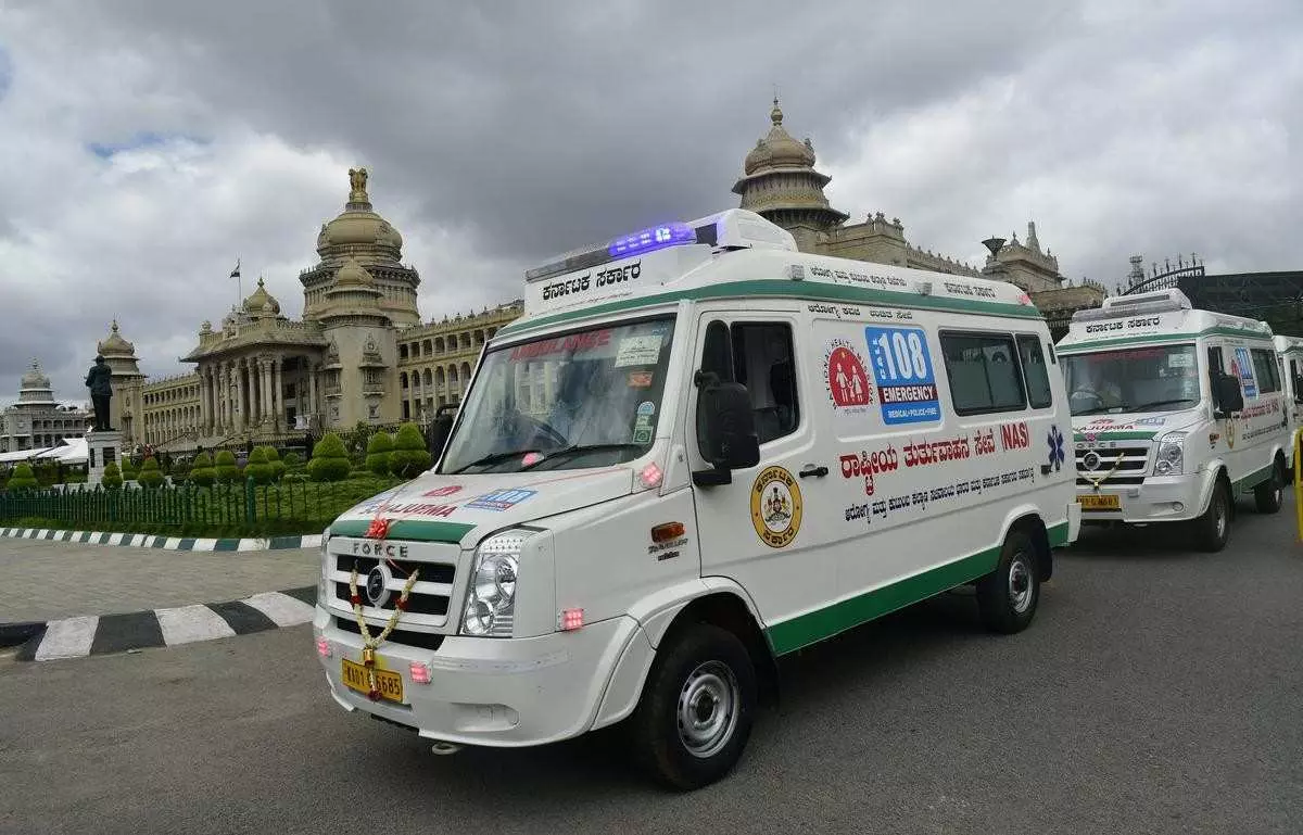Ambulance | ಸರ್ಕಾರದ ಸುಪರ್ದಿಗೆ 108 ಅಂಬ್ಯುಲೆನ್ಸ್ ಸೇವೆ; ದಿನೇಶ್ ಗುಂಡೂರಾವ್ Ambulance | ಸರ್ಕಾರದ ಸುಪರ್ದಿಗೆ 108 ಅಂಬ್ಯುಲೆನ್ಸ್ ಸೇವೆ; ದಿನೇಶ್ ಗುಂಡೂರಾವ್
