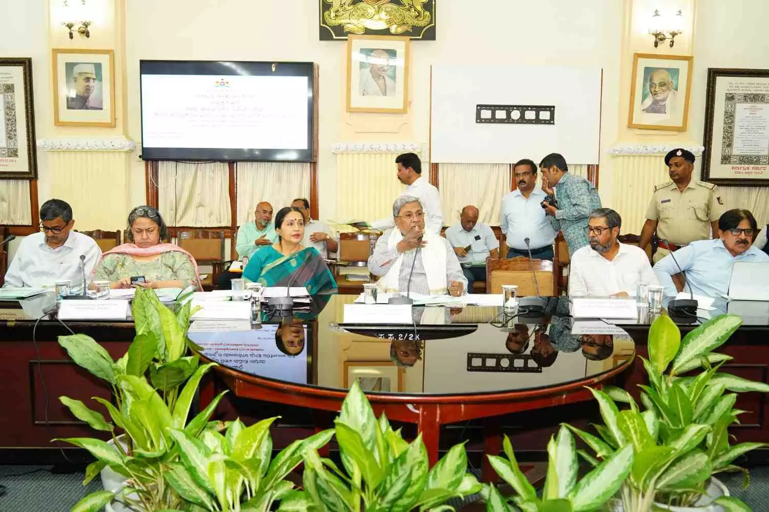 DISHA Meeting | ಕೇಂದ್ರ ಸರ್ಕಾರದಿಂದ ಸಿಗದ ಅನುದಾನ; ಸಿಎಂ ಸಿದ್ದರಾಮಯ್ಯ ಅಸಮಾಧಾನ DISHA Meeting | ಕೇಂದ್ರ ಸರ್ಕಾರದಿಂದ ಸಿಗದ ಅನುದಾನ; ಸಿಎಂ ಸಿದ್ದರಾಮಯ್ಯ ಅಸಮಾಧಾನ