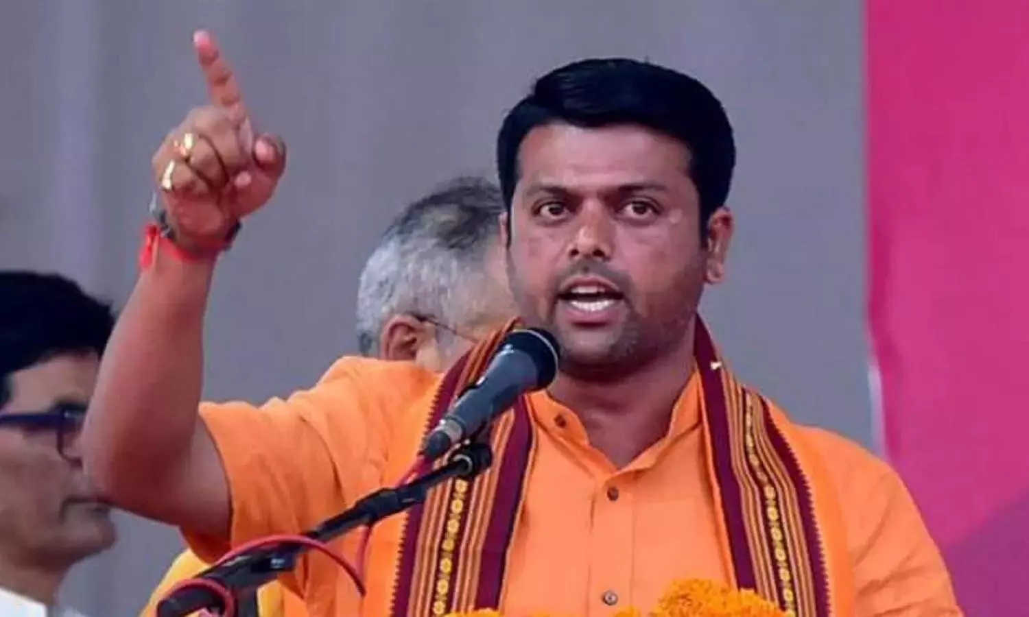 Harish Poonja Speech | ಬ್ರಹ್ಮಕಲಶೋತ್ಸವದಲ್ಲಿ ಮುಸ್ಲಿಂಮರ ಬಗ್ಗೆ ಶಾಸಕ ಹರೀಶ್ ಪೂಂಜ ಅವಹೇಳನಕಾರಿ ಹೇಳಿಕೆ; ವಿಷಾದಿಸಿದ ದೇವಸ್ಥಾನ ಆಡಳಿತ ಮಂಡಳಿ Harish Poonja Speech | ಬ್ರಹ್ಮಕಲಶೋತ್ಸವದಲ್ಲಿ ಮುಸ್ಲಿಂಮರ ಬಗ್ಗೆ ಶಾಸಕ ಹರೀಶ್ ಪೂಂಜ ಅವಹೇಳನಕಾರಿ ಹೇಳಿಕೆ; ವಿಷಾದಿಸಿದ ದೇವಸ್ಥಾನ ಆಡಳಿತ ಮಂಡಳಿ