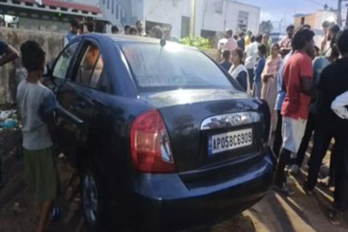 Four children suffocate to death while playing in a car, parents outcry reaches its climax Four children suffocate to death while playing in a car, parents outcry reaches its climax