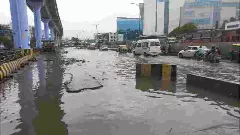 ಮೂರನೇ ದಿನವೂ ಮುಂದುವರಿದ ಮಳೆ: ರಸ್ತೆಗಳು ಜಲಾವೃತ, ಮೂವರು ಸಾವು; ಜನಜೀವನ ಅಸ್ತವ್ಯಸ್ತ