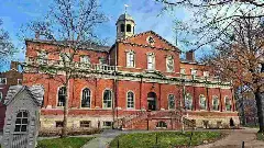 ಹಾರ್ವರ್ಡ್ ವಿವಿಯ ವಿದೇಶಿ ವಿದ್ಯಾರ್ಥಿಗಳ ದಾಖಲು ಅಧಿಕಾರ ರದ್ದು ಮಾಡಿದ ಟ್ರಂಪ್​: ಭಾರತೀಯ ವಿದ್ಯಾರ್ಥಿಗಳಿಗೆ ಸಮಸ್ಯೆ ಇದೆಯೇ? ಇಲ್ಲಿದೆ ಎಲ್ಲ ಮಾಹಿತಿ