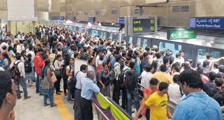 Namma Metro | ವೈಟ್ಫೀಲ್ಡ್ ಮೆಟ್ರೋ ನಿಲ್ದಾಣದಲ್ಲಿ ತಾಂತ್ರಿಕ ದೋಷ; ಮೆಟ್ರೋ ರೈಲು ಸಂಚಾರ ಸ್ಥಗಿತ, ಪ್ರಯಾಣಿಕರ ಪರದಾಟ Namma Metro | ವೈಟ್ಫೀಲ್ಡ್ ಮೆಟ್ರೋ ನಿಲ್ದಾಣದಲ್ಲಿ ತಾಂತ್ರಿಕ ದೋಷ; ಮೆಟ್ರೋ ರೈಲು ಸಂಚಾರ ಸ್ಥಗಿತ, ಪ್ರಯಾಣಿಕರ ಪರದಾಟ