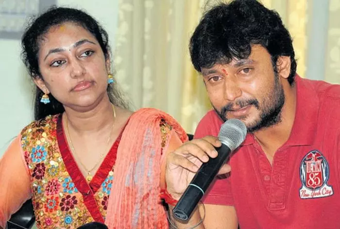 ವನ್ಯ ಜೀವಿ ಸಂರಕ್ಷಣಾ ಕಾಯ್ದೆಯ ಉಲ್ಲಂಘನೆ; ನಟ ದರ್ಶನ್-ಪತ್ನಿ ವಿಜಯಲಕ್ಷ್ಮಿಗೆ ಸಮನ್ಸ್ ಜಾರಿ ವನ್ಯ ಜೀವಿ ಸಂರಕ್ಷಣಾ ಕಾಯ್ದೆಯ ಉಲ್ಲಂಘನೆ; ನಟ ದರ್ಶನ್-ಪತ್ನಿ ವಿಜಯಲಕ್ಷ್ಮಿಗೆ ಸಮನ್ಸ್ ಜಾರಿ