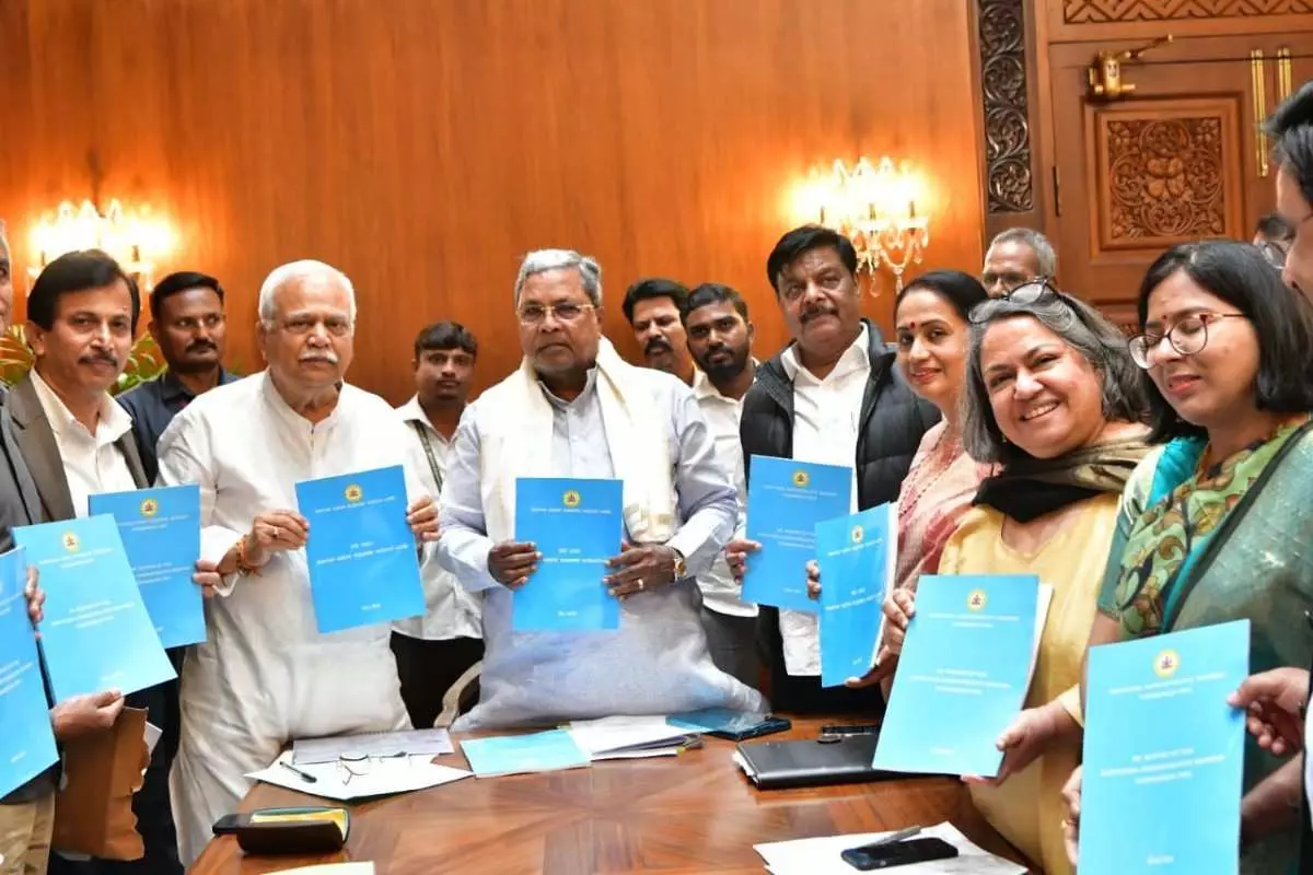 ಆದ್ಯತೆ ಮೇರೆಗೆ 15,000 ಹುದ್ದೆ ಭರ್ತಿ ಮಾಡಿ: ಆಡಳಿತ ಸುಧಾರಣಾ ಆಯೋಗದಿಂದ ಸಿಎಂಗೆ ಶಿಫಾರಸು ಆದ್ಯತೆ ಮೇರೆಗೆ 15,000 ಹುದ್ದೆ ಭರ್ತಿ ಮಾಡಿ: ಆಡಳಿತ ಸುಧಾರಣಾ ಆಯೋಗದಿಂದ ಸಿಎಂಗೆ ಶಿಫಾರಸು