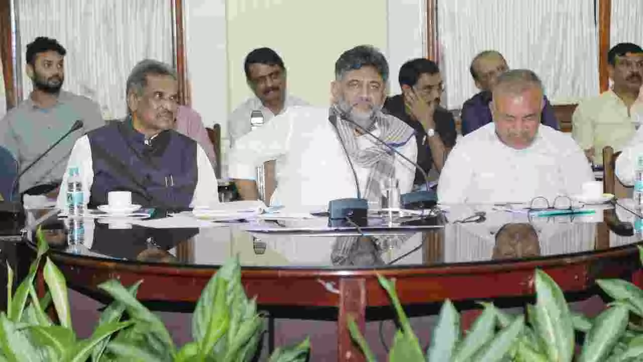 ಸೆಪ್ಟೆಂಬರ್ 15ರೊಳಗೆ ಬಿಬಿಎಂಪಿ ವಿಭಜನೆ, ಗ್ರೇಟರ್ ಬೆಂಗಳೂರು ಪ್ರಾಧಿಕಾರ ರಚನೆ: ಡಿಸಿಎಂ ಡಿ.ಕೆ. ಶಿವಕುಮಾರ್ ಸೆಪ್ಟೆಂಬರ್ 15ರೊಳಗೆ ಬಿಬಿಎಂಪಿ ವಿಭಜನೆ, ಗ್ರೇಟರ್ ಬೆಂಗಳೂರು ಪ್ರಾಧಿಕಾರ ರಚನೆ: ಡಿಸಿಎಂ ಡಿ.ಕೆ. ಶಿವಕುಮಾರ್
