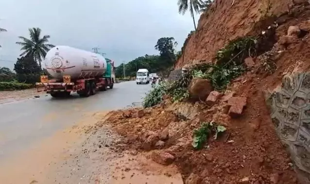 Heavy Rain | ಕರಾವಳಿ, ಮಲೆನಾಡಿನಲ್ಲಿ ಅಬ್ಬರಿಸಿದ ಮುಂಗಾರು; ಅವಾಂತರ ಸೃಷ್ಟಿಸಿದ ವರ್ಷಧಾರೆ Heavy Rain | ಕರಾವಳಿ, ಮಲೆನಾಡಿನಲ್ಲಿ ಅಬ್ಬರಿಸಿದ ಮುಂಗಾರು; ಅವಾಂತರ ಸೃಷ್ಟಿಸಿದ ವರ್ಷಧಾರೆ