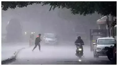 Heavy Rain|ಭಾರೀ ಮಳೆಯಿಂದ ಕರ್ನಾಟಕ ತತ್ತರ: ನಾಲ್ವರ ದುರ್ಮರಣ, ಹಲವು ಜಿಲ್ಲೆಗಳಲ್ಲಿ ಶಾಲೆಗಳಿಗೆ ರಜೆ Heavy Rain|ಭಾರೀ ಮಳೆಯಿಂದ ಕರ್ನಾಟಕ ತತ್ತರ: ನಾಲ್ವರ ದುರ್ಮರಣ, ಹಲವು ಜಿಲ್ಲೆಗಳಲ್ಲಿ ಶಾಲೆಗಳಿಗೆ ರಜೆ