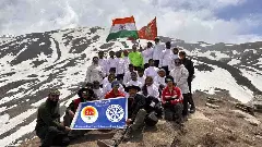 ಪೌರ ಕಾರ್ಮಿಕರು, ಮಾವುತರ ಮಕ್ಕಳು ಹಿಮಾಲಯದ ತುದಿಯಲ್ಲಿ ತ್ರಿವರ್ಣ ಧ್ವಜ ಹಾರಿಸಿದ ರೋಮಾಂಚನವಿದು!