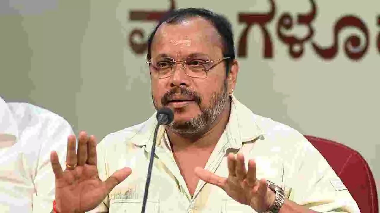 ಸೌಹಾರ್ದವಿಲ್ಲದೆ ತುಳುನಾಡಿನ ಸತ್ವ ಉಳಿಯದು: ನಟ ನವೀನ್ ಡಿ. ಪಡೀಲ್ ಸೌಹಾರ್ದವಿಲ್ಲದೆ ತುಳುನಾಡಿನ ಸತ್ವ ಉಳಿಯದು: ನಟ ನವೀನ್ ಡಿ. ಪಡೀಲ್