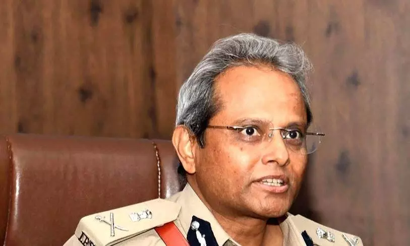 ತಂಬಾಕು ವ್ಯಾಪಾರಿಗಳಿಗೂ ಲೈಸೆನ್ಸ್ ಕಡ್ಡಾಯ: ಪೊಲೀಸ್ ಆಯುಕ್ತ ಬಿ ದಯಾನಂದ ತಂಬಾಕು ವ್ಯಾಪಾರಿಗಳಿಗೂ ಲೈಸೆನ್ಸ್ ಕಡ್ಡಾಯ: ಪೊಲೀಸ್ ಆಯುಕ್ತ ಬಿ ದಯಾನಂದ