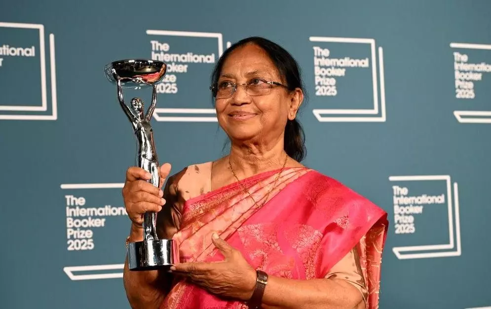 Booker Prize | ಬೂಕರ್ ಅಂದ್ರೆ ಏನು ಅಂತ ನನಗೆ ಗೊತ್ತಿರಲಿಲ್ಲ... ಬಾನು ಮುಷ್ತಾಕ್ ಮನದಾಳ Booker Prize | ಬೂಕರ್ ಅಂದ್ರೆ ಏನು ಅಂತ ನನಗೆ ಗೊತ್ತಿರಲಿಲ್ಲ... ಬಾನು ಮುಷ್ತಾಕ್ ಮನದಾಳ