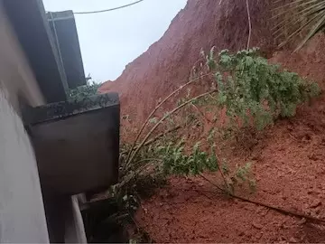Heavy Rain|ಕರಾವಳಿಯಲ್ಲಿ ಮಳೆ ಆರ್ಭಟ; ಶಾಲೆಗಳಿಗೆ ರಜೆ ಘೋಷಣೆ, ಕಾನಕರೆಯಲ್ಲಿ ಗುಡ್ಡ ಕುಸಿದು ಬಾಲಕಿ ಸಾವು Heavy Rain|ಕರಾವಳಿಯಲ್ಲಿ ಮಳೆ ಆರ್ಭಟ; ಶಾಲೆಗಳಿಗೆ ರಜೆ ಘೋಷಣೆ, ಕಾನಕರೆಯಲ್ಲಿ ಗುಡ್ಡ ಕುಸಿದು ಬಾಲಕಿ ಸಾವು