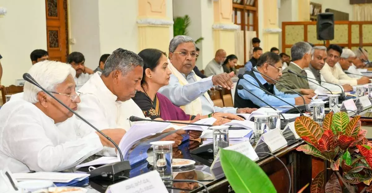 CM Siddaramaiah instructs to issue notice to DDPIs of districts that scored less than 60% in SSLC CM Siddaramaiah instructs to issue notice to DDPIs of districts that scored less than 60% in SSLC