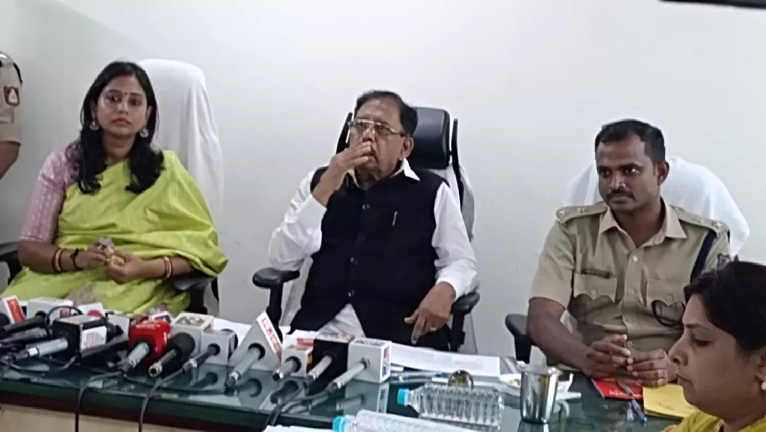 Hemavati Express Link Canal | ಕುಣಿಗಲ್ ತಾಲೂಕಿಗಷ್ಟೇ ನೀರು; ಮಾಗಡಿಗೆ ನೀರು ಬಿಡಲ್ಲ- ಸಚಿವ ಡಾ.ಜಿ.ಪರಮೇಶ್ವರ್ ಸ್ಪಷ್ಟ ನುಡಿ Hemavati Express Link Canal | ಕುಣಿಗಲ್ ತಾಲೂಕಿಗಷ್ಟೇ ನೀರು; ಮಾಗಡಿಗೆ ನೀರು ಬಿಡಲ್ಲ- ಸಚಿವ ಡಾ.ಜಿ.ಪರಮೇಶ್ವರ್ ಸ್ಪಷ್ಟ ನುಡಿ