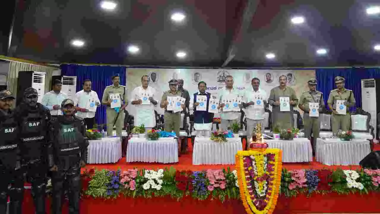 ಕರಾವಳಿಯಲ್ಲಿ ಕೋಮು ಸಂಘರ್ಷ ತಡೆಯಲು ರಚಿಸಿದ ಸ್ಪೆಷಲ್ ಆ್ಯಕ್ಷನ್ ಫೋರ್ಸ್ಗೆ ಚಾಲನೆ ಕರಾವಳಿಯಲ್ಲಿ ಕೋಮು ಸಂಘರ್ಷ ತಡೆಯಲು ರಚಿಸಿದ ಸ್ಪೆಷಲ್ ಆ್ಯಕ್ಷನ್ ಫೋರ್ಸ್ಗೆ ಚಾಲನೆ