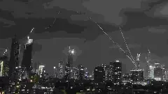 ಇಸ್ರೇಲ್ ಮೇಲೆ  ಕ್ಷಿಪಣಿಗಳ ದಾಳಿ ನಡೆಸಿದ ಇರಾನ್​; ಮೂರು ಸಾವು, ಹಲವರಿಗೆ ಗಾಯ