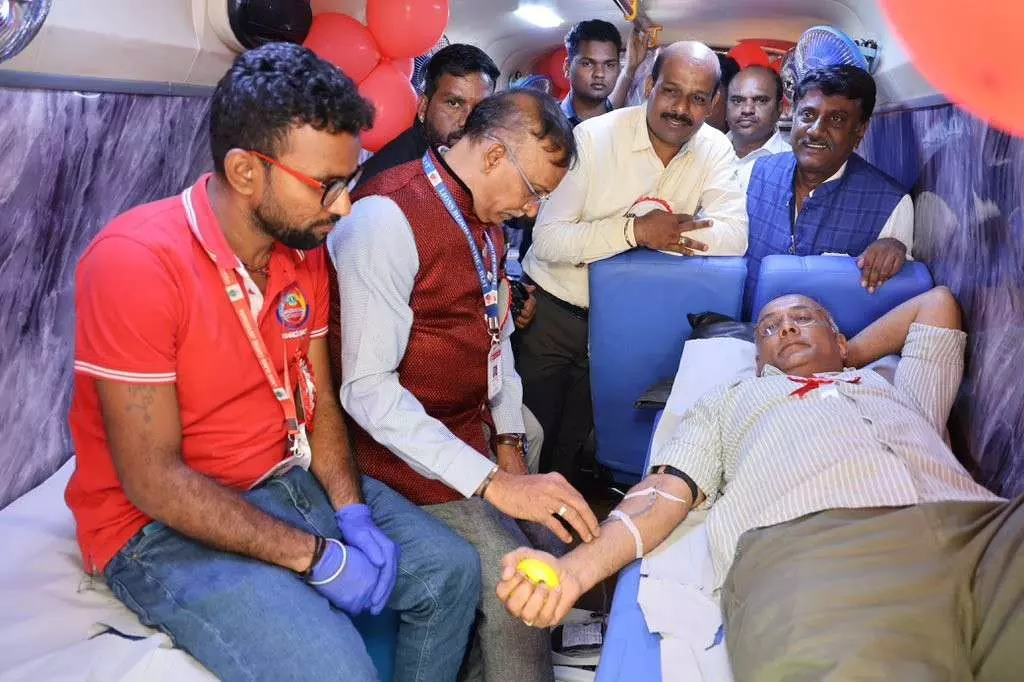 ರಾಜ್ಯದಲ್ಲಿ ನಿಗದಿಪಡಿಸಿದ ಗುರಿಗಿಂತ ಶೇ 124 ರಷ್ಟು ರಕ್ತ ಸಂಗ್ರಹಣೆಯಲ್ಲಿ ಪ್ರಗತಿ - ಆರೋಗ್ಯ ಸಚಿವ ದಿನೇಶ್ ಗುಂಡೂರಾವ್ ರಾಜ್ಯದಲ್ಲಿ ನಿಗದಿಪಡಿಸಿದ ಗುರಿಗಿಂತ ಶೇ 124 ರಷ್ಟು ರಕ್ತ ಸಂಗ್ರಹಣೆಯಲ್ಲಿ ಪ್ರಗತಿ - ಆರೋಗ್ಯ ಸಚಿವ ದಿನೇಶ್ ಗುಂಡೂರಾವ್
