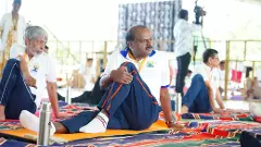 ಸೇಲಂ ಉಕ್ಕು ಸ್ಥಾವರದಲ್ಲಿ ಹೆಚ್.ಡಿ.ಕುಮಾರಸ್ವಾಮಿ ಯೋಗಾಭ್ಯಾಸ