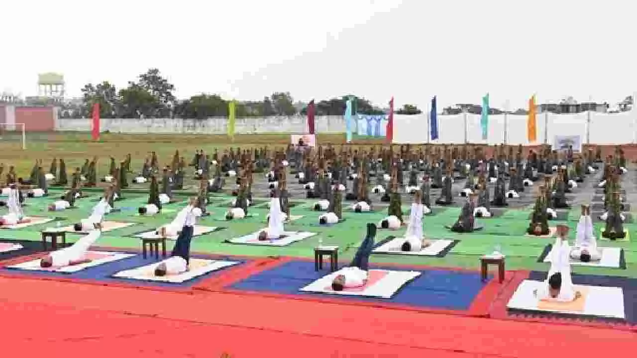 International Yoga Day 2025: ರಾಜ್ಯಾದ್ಯಂತ ಯೋಗ ಸಂಭ್ರಮ, ವಿಧಾನಸೌಧದಲ್ಲಿ ಸಾವಿರಾರು ಜನರ ಯೋಗ ಪ್ರದರ್ಶನ! International Yoga Day 2025: ರಾಜ್ಯಾದ್ಯಂತ ಯೋಗ ಸಂಭ್ರಮ, ವಿಧಾನಸೌಧದಲ್ಲಿ ಸಾವಿರಾರು ಜನರ ಯೋಗ ಪ್ರದರ್ಶನ!
