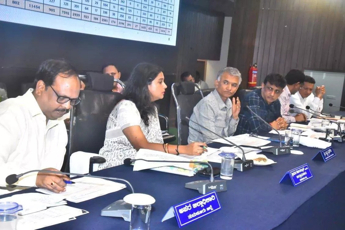 ಜಿಲ್ಲಾಧಿಕಾರಿಗಳ ಡಿಜಿಟಲ್ ಸಹಿ ವಂಚನೆ: ತಪ್ಪಿತಸ್ಥರನ್ನು ವಜಾಗೊಳಿಸುವಂತೆ ಕೃಷ್ಣ ಬೈರೇಗೌಡ ಸೂಚನೆ ಜಿಲ್ಲಾಧಿಕಾರಿಗಳ ಡಿಜಿಟಲ್ ಸಹಿ ವಂಚನೆ: ತಪ್ಪಿತಸ್ಥರನ್ನು ವಜಾಗೊಳಿಸುವಂತೆ ಕೃಷ್ಣ ಬೈರೇಗೌಡ ಸೂಚನೆ