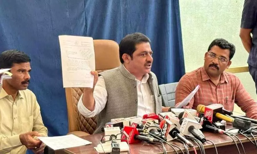 Minister Zameer Ahmed will resign if it is proven that he received money for house allotment Minister Zameer Ahmed will resign if it is proven that he received money for house allotment