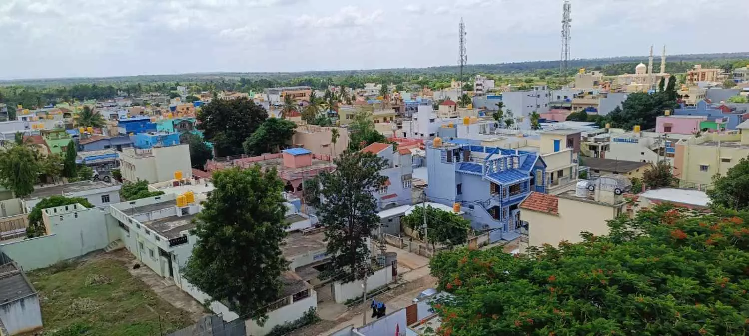 The Federal Ground Report Part-3 | ಬೇಬಿ ಆಫ್ ಇರಾನ್ನಲ್ಲಿ ಮದ್ಯದಂಗಡಿ, ಚಿತ್ರಮಂದಿರ ಇಲ್ಲ, ಗ್ರಾಮಸ್ಥರಿಗಾಗಿ ಪ್ರತ್ಯೇಕ ಟಿವಿ! The Federal Ground Report Part-3 | ಬೇಬಿ ಆಫ್ ಇರಾನ್ನಲ್ಲಿ ಮದ್ಯದಂಗಡಿ, ಚಿತ್ರಮಂದಿರ ಇಲ್ಲ, ಗ್ರಾಮಸ್ಥರಿಗಾಗಿ ಪ್ರತ್ಯೇಕ ಟಿವಿ!