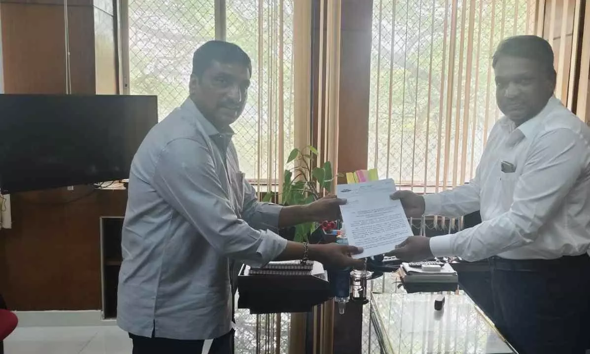 55.32 ಕೋಟಿ ರೂ. ಬೃಹತ್ ಕಾಮಗಾರಿ ಹಗರಣ, ಸಚಿವ ಜಮೀರ್ ಖಾನ್ ಆಪ್ತನ ವಿರುದ್ಧ ಲೋಕಾಯುಕ್ತಕ್ಕೆ ದೂರು 55.32 ಕೋಟಿ ರೂ. ಬೃಹತ್ ಕಾಮಗಾರಿ ಹಗರಣ, ಸಚಿವ ಜಮೀರ್ ಖಾನ್ ಆಪ್ತನ ವಿರುದ್ಧ ಲೋಕಾಯುಕ್ತಕ್ಕೆ ದೂರು