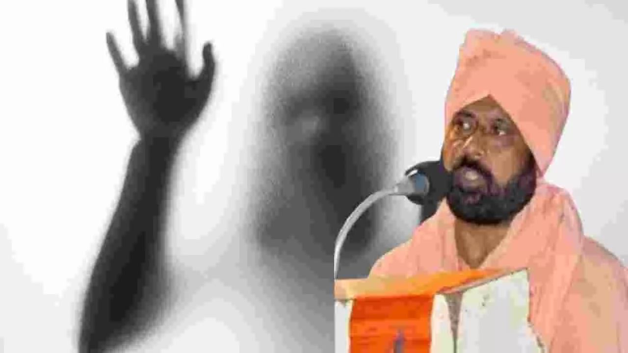 ಪದ್ಮ ಪ್ರಶಸ್ತಿ ವಿಜೇತ ಸ್ವಾಮೀಜಿ ವಿರುದ್ಧ ಮಹಿಳೆ ಮೇಲೆ ಲೈಂಗಿಕ ದೌರ್ಜನ್ಯ, ಗರ್ಭಪಾತ ದೂರು ದಾಖಲು ಪದ್ಮ ಪ್ರಶಸ್ತಿ ವಿಜೇತ ಸ್ವಾಮೀಜಿ ವಿರುದ್ಧ ಮಹಿಳೆ ಮೇಲೆ ಲೈಂಗಿಕ ದೌರ್ಜನ್ಯ, ಗರ್ಭಪಾತ ದೂರು ದಾಖಲು