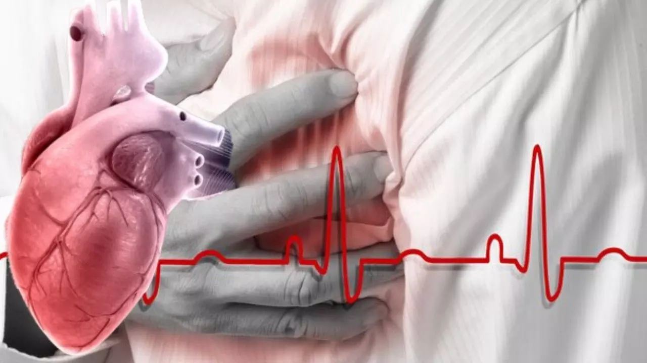 Spike in Heart Attacks | ಕರ್ನಾಟಕದಲ್ಲಿ ಹೆಚ್ಚುತ್ತಿರುವ ಹೃದಯಾಘಾತ ಪ್ರಕರಣಗಳು; ಕಳವಳಕಾರಿ ಏರಿಕೆಗೆ ಕಾರಣವೇನು? Spike in Heart Attacks | ಕರ್ನಾಟಕದಲ್ಲಿ ಹೆಚ್ಚುತ್ತಿರುವ ಹೃದಯಾಘಾತ ಪ್ರಕರಣಗಳು; ಕಳವಳಕಾರಿ ಏರಿಕೆಗೆ ಕಾರಣವೇನು?