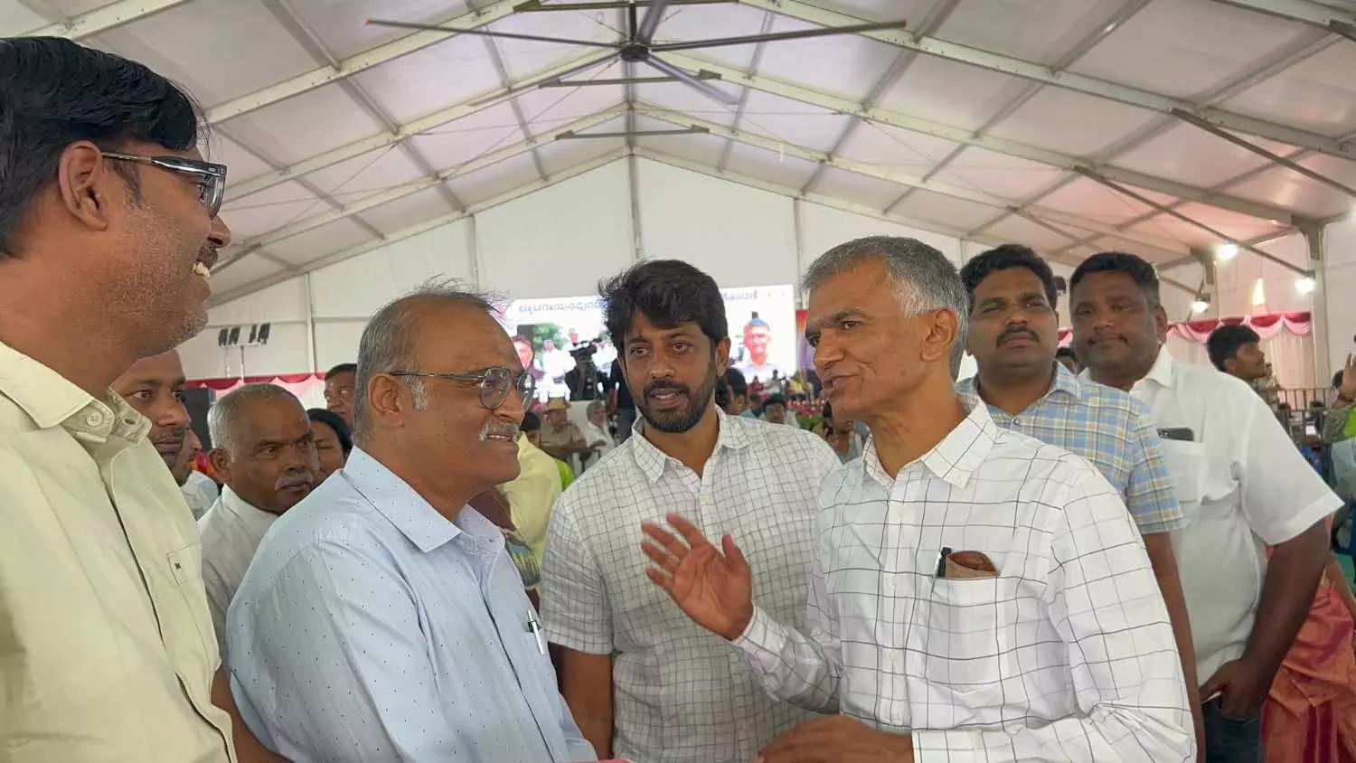 E- Khata | ಜು.15 ರಿಂದ ಪಂಚಾಯಿತಿ ವ್ಯಾಪ್ತಿಯಲ್ಲೂ ಸಿಗಲಿದೆ ಇ-ಖಾತೆ E- Khata | ಜು.15 ರಿಂದ ಪಂಚಾಯಿತಿ ವ್ಯಾಪ್ತಿಯಲ್ಲೂ ಸಿಗಲಿದೆ ಇ-ಖಾತೆ