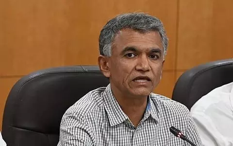E-Khata | ಇ-ಖಾತಾದಿಂದ ಆಸ್ತಿ ಮಾಲೀಕತ್ವಕ್ಕೆ ಬಲ; ಕಂದಾಯ ಸಚಿವರ ಅಭಿಮತ E-Khata | ಇ-ಖಾತಾದಿಂದ ಆಸ್ತಿ ಮಾಲೀಕತ್ವಕ್ಕೆ ಬಲ; ಕಂದಾಯ ಸಚಿವರ ಅಭಿಮತ