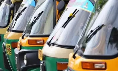 ಸರ್ಕಾರದ ಆದೇಶದ ನಡುವೆಯೂ ಪ್ರಯಾಣಿಕರಿಂದ ವಸೂಲಿ ಮಾಡುತ್ತಿರುವ ಆ್ಯಪ್‌ ಆಧಾರಿತ ಟ್ಯಾಕ್ಸಿಗಳು