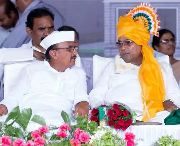 ʼವಿಡಿಯೋ ಬಾಂಬ್ʼ ಸ್ಫೋಟ | ʼಲಾಟರಿ ಸಿಎಂʼ: ಸಿದ್ದರಾಮಯ್ಯ ವಿರುದ್ಧ ಬಿ.ಆರ್. ಪಾಟೀಲ್ ಏಕವಚನದ ದಾಳಿ ʼವಿಡಿಯೋ ಬಾಂಬ್ʼ ಸ್ಫೋಟ | ʼಲಾಟರಿ ಸಿಎಂʼ: ಸಿದ್ದರಾಮಯ್ಯ ವಿರುದ್ಧ ಬಿ.ಆರ್. ಪಾಟೀಲ್ ಏಕವಚನದ ದಾಳಿ