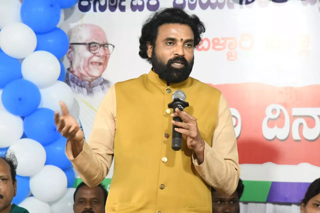 ವಾಲ್ಮೀಕಿ ನಿಗಮದ ಹಗರಣ: ನಾಲ್ವರು  ಶಾಸಕರ ರಾಜೀನಾಮೆಗೆ ಬಿ.ಶ್ರೀರಾಮುಲು ಆಗ್ರಹ